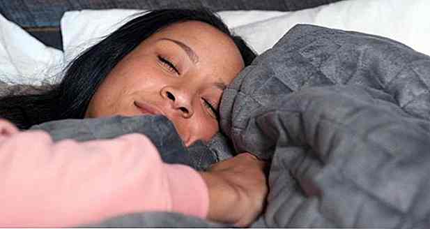 Designer crea una coperta terapeutica che migliora il sonno e riduce lo stress