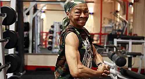 La donna di 77 anni vince il concorso di sollevamento pesi