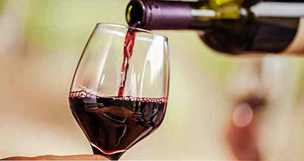 Wein trinken vor dem Zubettgehen kann helfen, Gewicht zu verlieren, sagt Studien