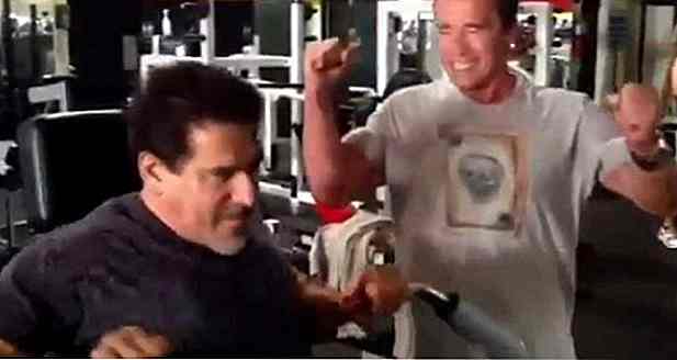 Schauen Sie sich Arnold Schwarzenegger und Lou Ferrigno gemeinsam in der Akademie an